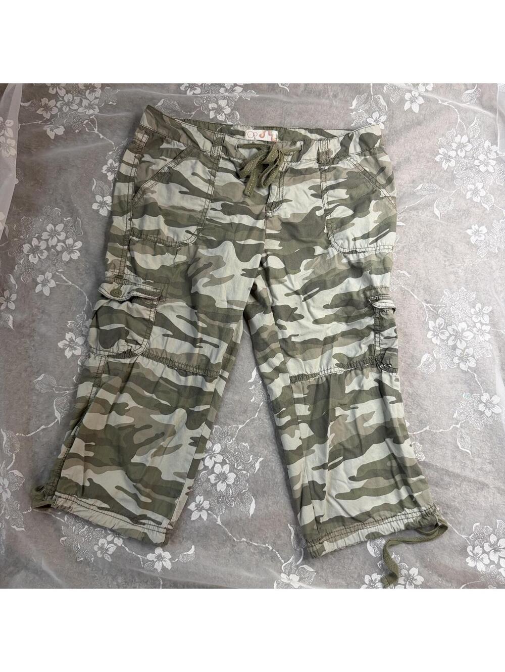 Vintage y2k low rise wide leg green camouflage cropped cargo pants / capris - Picture 6 of 8